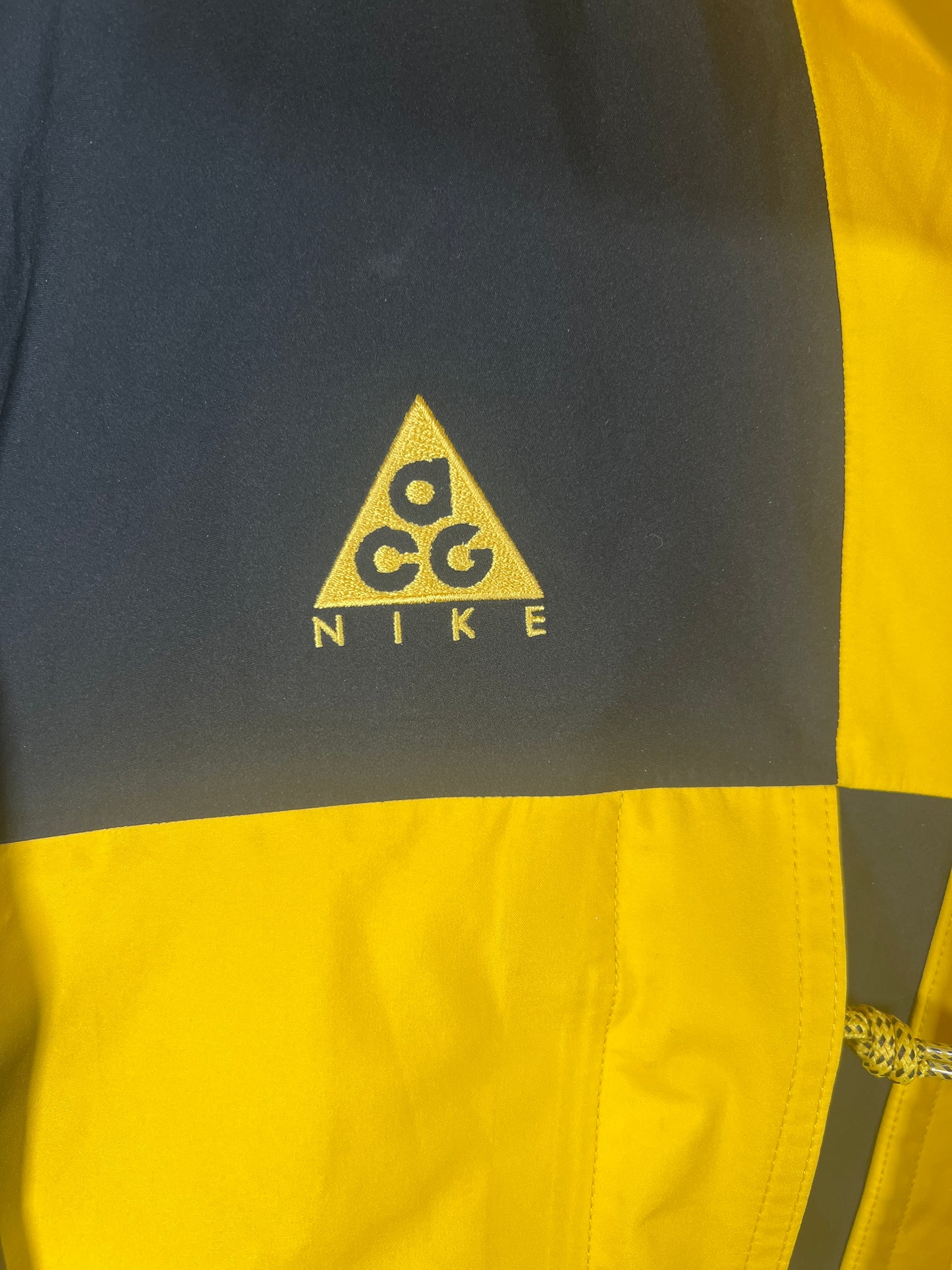 Adult XL - Nike ACG Gore-Tex Waterproof Full-Zip Jacket