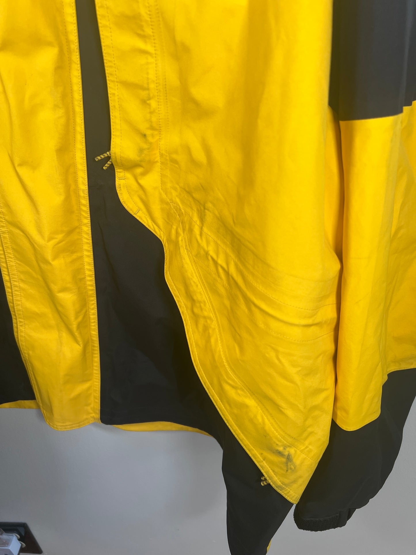 Adult XL - Nike ACG Gore-Tex Waterproof Full-Zip Jacket