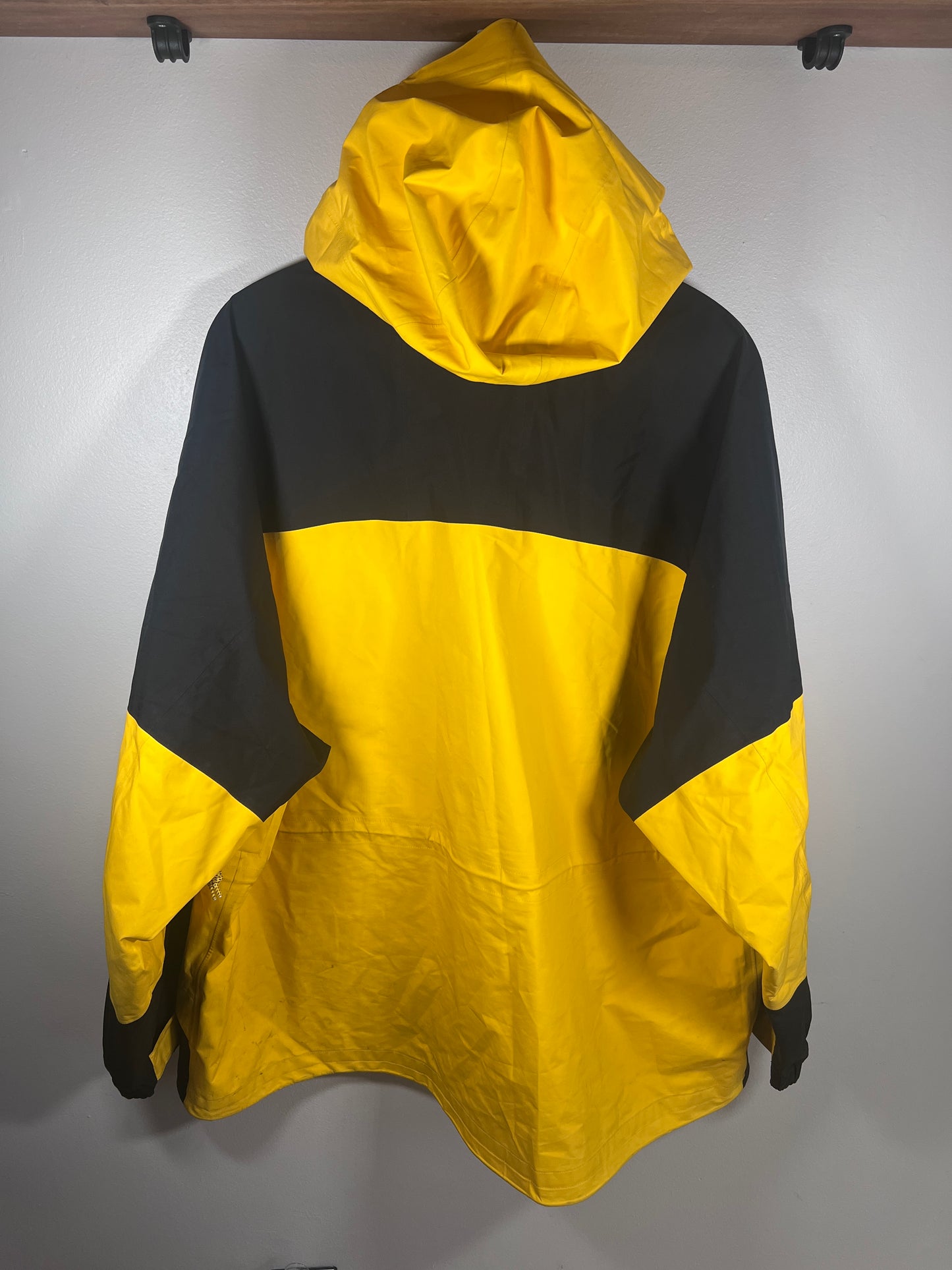 Adult XL - Nike ACG Gore-Tex Waterproof Full-Zip Jacket
